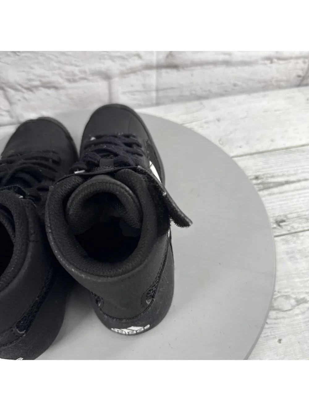 Adidas Athletic Wrestling Shoes Black White Youth Size 4 AQ3327
